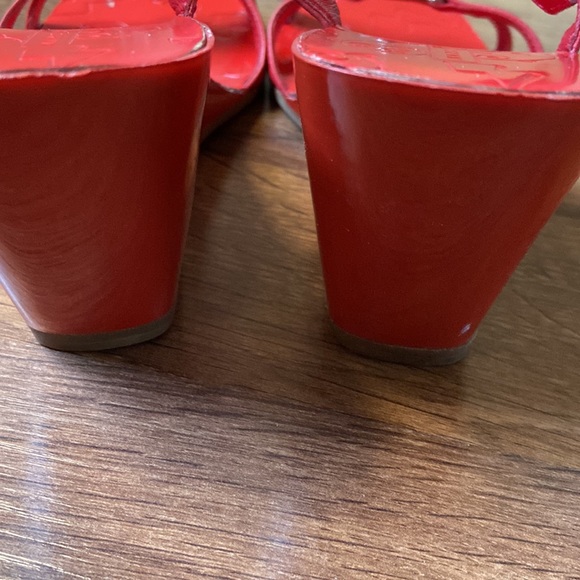 Marc Jacob Cherry Red Heeled Sandals with Turn Tab.(gentle use). - Picture 5 of 10